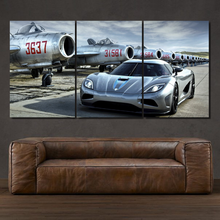 Laden Sie das Bild in den Galerie-Viewer, Koenigsegg Agera 3-piece framed canvas print – premium motorsport wall art