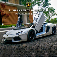 Laden Sie das Bild in den Galerie-Viewer, Lamborghini Aventador Alloy Car Model FREE Shipping Worldwide!!